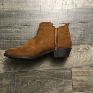 Forever 21, size 7, brown booties.